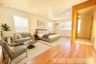 5709 Willowcrest Ave in Los Angeles, CA - Building Photo - Building Photo