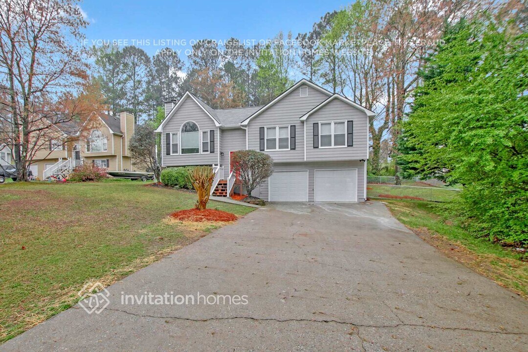 92 Oak Landing Dr S in Douglasville, GA - Building Photo