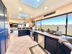 2160 Puerto Del Mundo in Fallbrook, CA - Building Photo - Building Photo