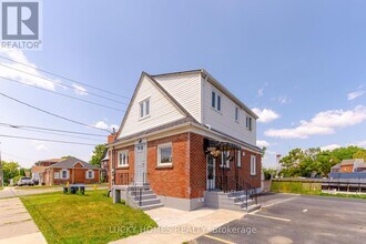 157 Centre St S in Oshawa, ON - Building Photo - Building Photo