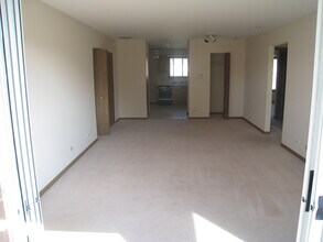 425 N Eric Dr, Unit 3A in Palatine, IL - Foto de edificio - Building Photo