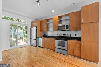 1302 Noguchi Mews NW in Atlanta, GA - Foto de edificio - Building Photo