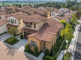 126 Palencia in Irvine, CA - Building Photo