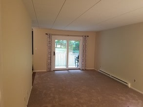 300 Campbell Cir, Unit F2 in Downingtown, PA - Foto de edificio - Building Photo