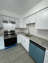 2205 Walnut Ridge Est in Pottstown, PA - Building Photo