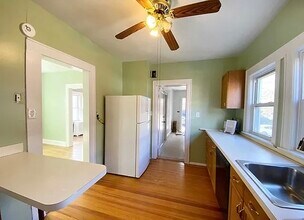 51 W Homestead Ave, Unit 1 in Palisades Park, NJ - Foto de edificio - Building Photo