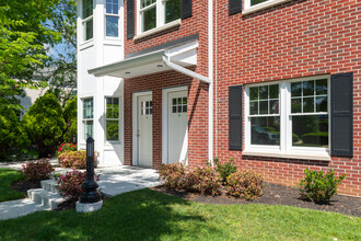 Shrewsbury Manor at Allen Place in Red Bank, NJ - Foto de edificio - Building Photo