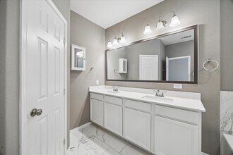 8612 Cedardale Park Dr in Houston, TX - Building Photo - Building Photo