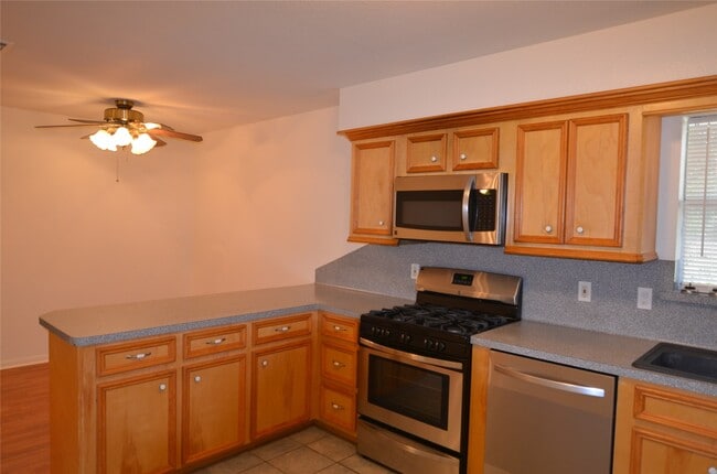9902 Trailway Dr in Montgomery, TX - Building Photo - Building Photo