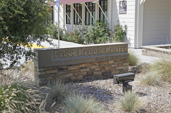 Foss Creek Court in Healdsburg, CA - Building Photo - Building Photo