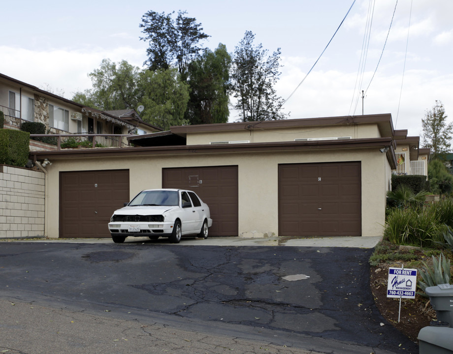 820-822 W 7th Ave in Escondido, CA - Building Photo