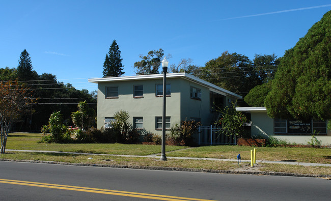 1511 22nd St S in St. Petersburg, FL - Foto de edificio - Building Photo