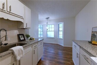 1697 Cedar Bluff Way in Marietta, GA - Foto de edificio - Building Photo