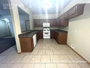 12333 SW 2nd St in Yukon, OK - Building Photo - Building Photo