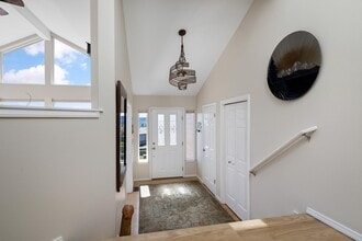 553 E Sunrise Blvd in Oak Harbor, WA - Building Photo - Building Photo