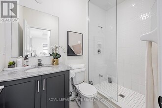 6 OGSTON Crescent in Whitby, ON - Building Photo - Building Photo