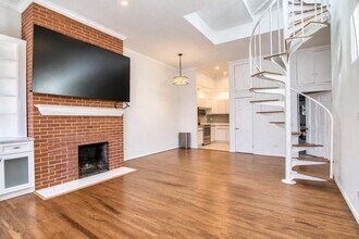 222 Grand St in Hoboken, NJ - Building Photo - Building Photo