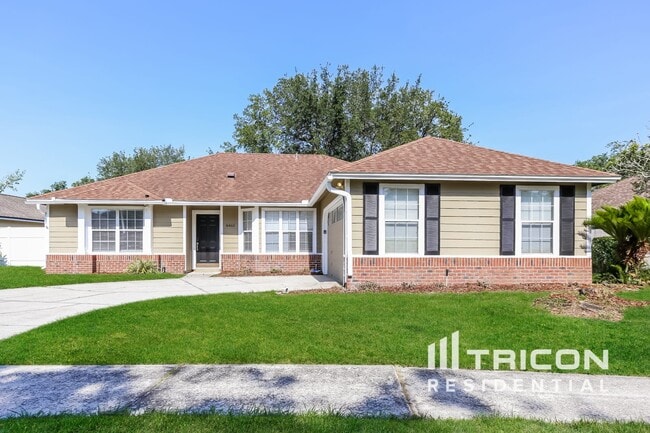 property at 8465 Country Bend Cir W