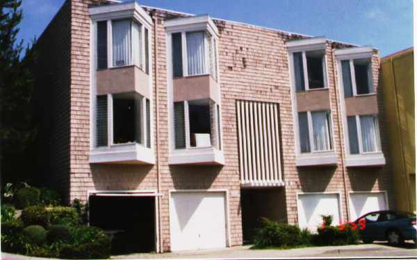 170 Oxford Ln in San Bruno, CA - Building Photo