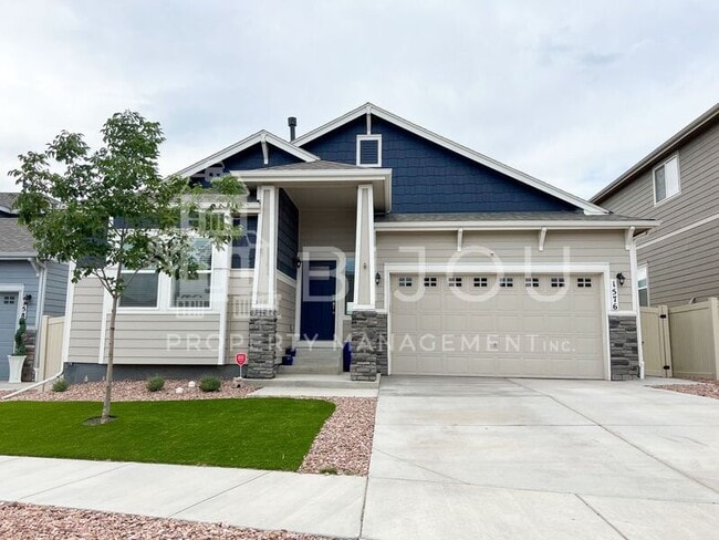 property at 1576 Grand Overlook St