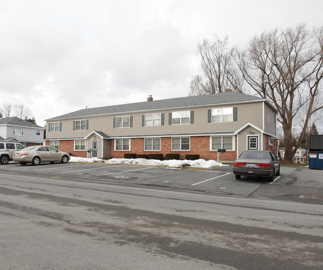 1050-1052 Community Rd in Schenectady, NY - Building Photo - Building Photo