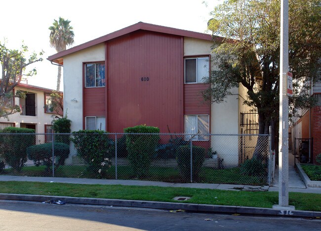 610 E 97th St in Inglewood, CA - Building Photo - Building Photo