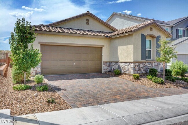 2255 Valdina St in Henderson, NV - Building Photo - Building Photo