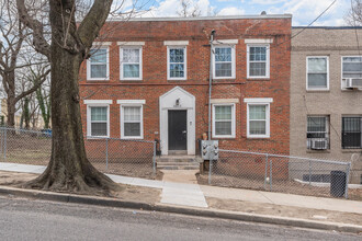 4005 4th St Se in Washington, DC - Building Photo - Building Photo