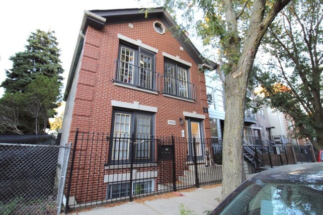 property at 1454 W Walton St