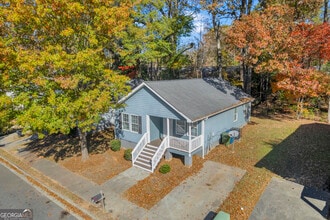 1040 Thomasville Estates Dr SE in Atlanta, GA - Building Photo - Building Photo