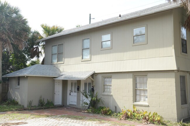 99 Beach Ave-Unit -B in Atlantic Beach, FL - Building Photo - Building Photo
