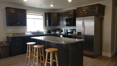 1809 N 400 W in Logan, UT - Foto de edificio - Building Photo