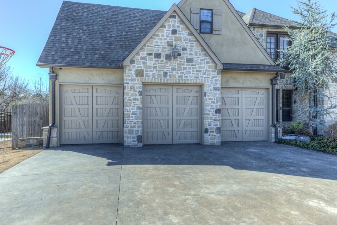 11280 S 72nd E Pl in Bixby, OK - Building Photo