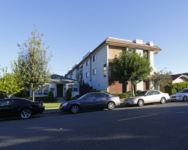 637 W California Ave in Los Angeles, CA - Building Photo - Building Photo