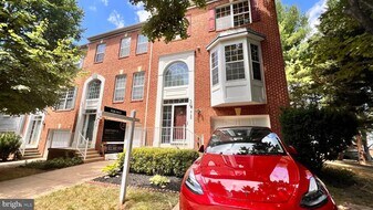 4100 Flower Box Ct in Fairfax, VA - Building Photo