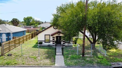 22 W Chavez St in Edinburg, TX - Building Photo - Building Photo