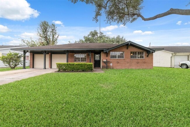 7615 Barberton Dr