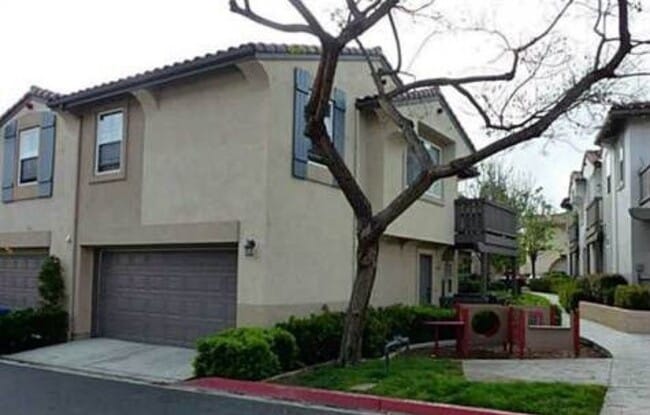 6049 Paseo Salinero