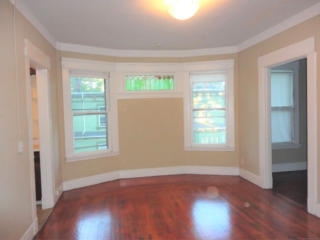 985 Whalley Ave in New Haven, CT - Building Photo - Building Photo