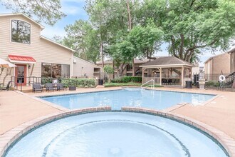 8282 Cambridge St in Houston, TX - Building Photo - Building Photo