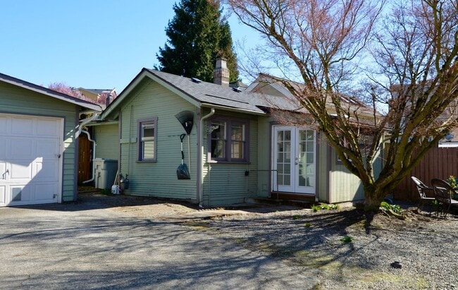 112 Wells Ave S in Renton, WA - Building Photo - Building Photo
