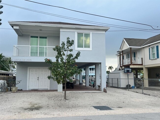 property at 4 Pelican Rd