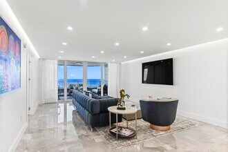 550 S Ocean Blvd in Boca Raton, FL - Building Photo - Building Photo