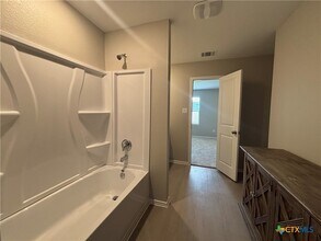 321 Bertram Oaks Dr in Bertram, TX - Building Photo - Building Photo