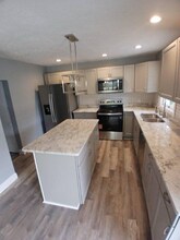 3687 Franklin Ave SE in Hubbard, OH - Building Photo - Building Photo