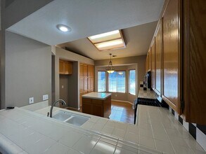 2099 Spy Glass Ct in Merced, CA - Building Photo - Building Photo