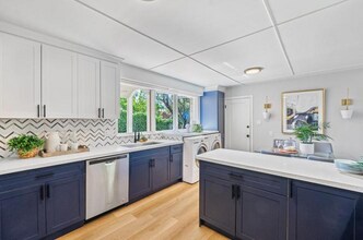 102 Olive St in Los Gatos, CA - Foto de edificio - Building Photo