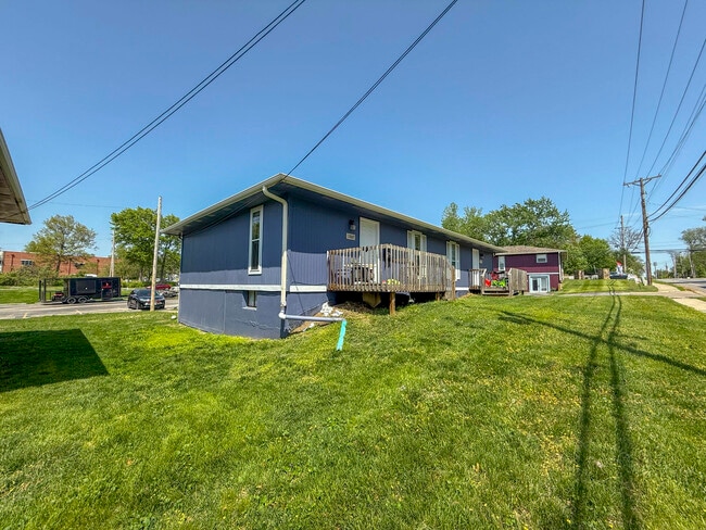 property at 1007 W Ash St