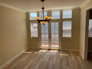 4545 W 171st St in Lawndale, CA - Foto de edificio - Building Photo