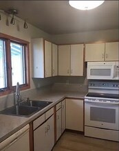 30827 21st Ave SW in Federal Way, WA - Building Photo - Building Photo